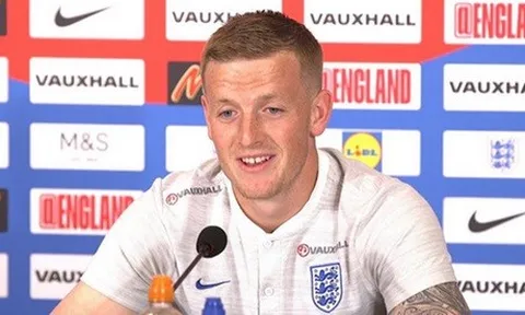 Pickford chỉ trích sai lầm của Alisson