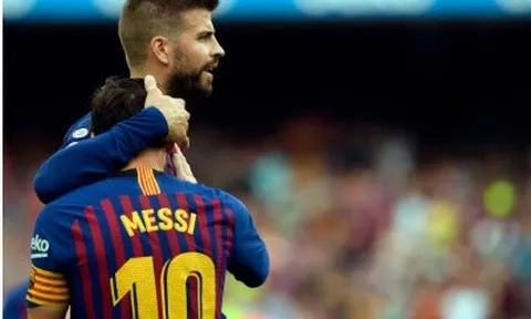 Pique hậm hực vì không được Messi nhường quyền sút phạt đền