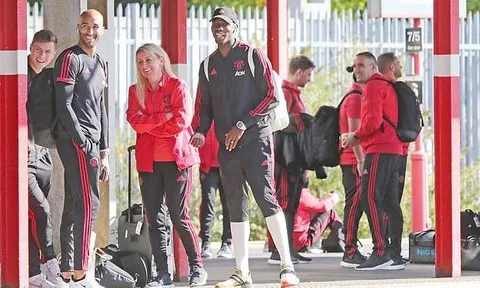 Pogba biểu cảm không ngờ giữa tâm bão với Mourinho
