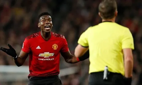 Pogba "nổi đóa" đấm tung phòng thay đồ MU