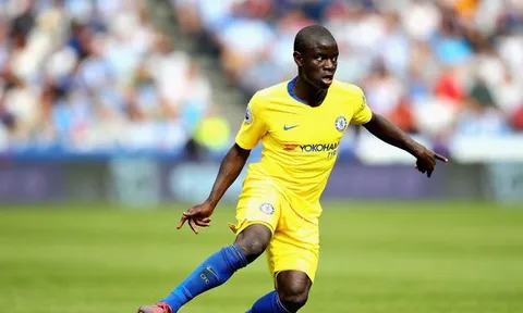 Fan Chelsea chất vấn Sarri về vai trò của Kante