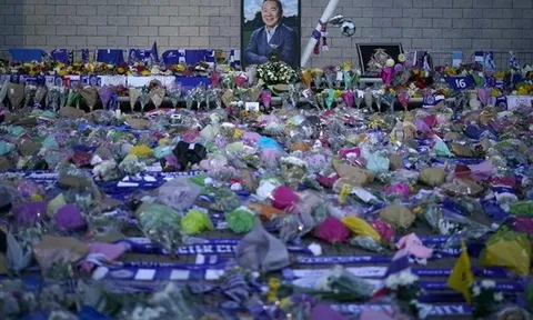 Chủ tịch Vichai đi thật rồi, bầu không khí tan thương bao trùm Leicester