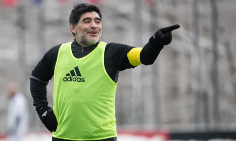 Quá thất vọng, Maradona đòi trở lại dẫn dắt tuyển Argentina
