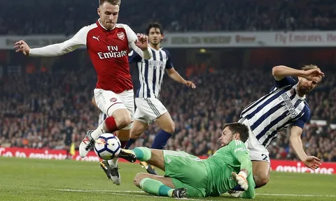Ramsey chói sáng với vai trò "lạ lẫm"