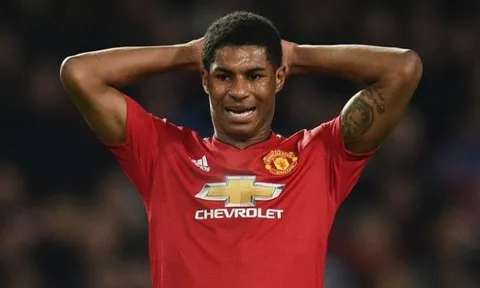 Rashford hoá 'thánh lốp', Mourinho chán nản quay đi trong thất vọng