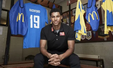 Rashford khoác chiếc áo đấu lạ hoắc trước derby Manchester