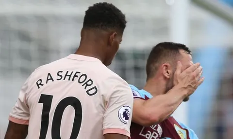 NÓNG: Rashford phá vỡ sự im lặng sau thẻ đỏ trước Burnley