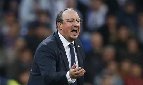 HLV Benitez bức xúc đáp trả chỉ trích sau trận thua Chelsea