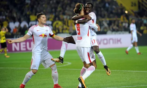 Aubameyang lập cú đúp, Dortmund vẫn thua sốc RB Leipzig