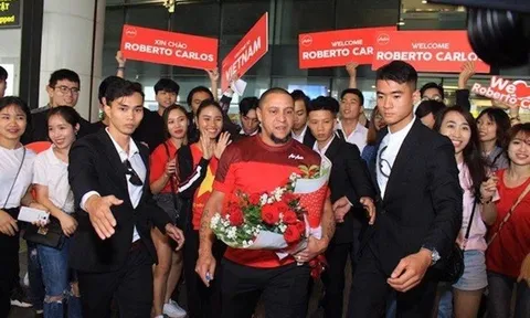 Roberto Carlos “đặt cả người” nằm cửa Việt Nam vô địch AFF Cup