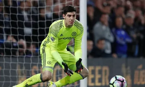Quên De Gea, Real muốn có Courtois?