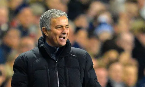 Real Madrid chờ Mourinho bị sa thải