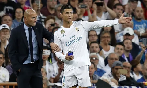 Real Madrid loạn: Zidane rối trong "cái bẫy" của Ronaldo