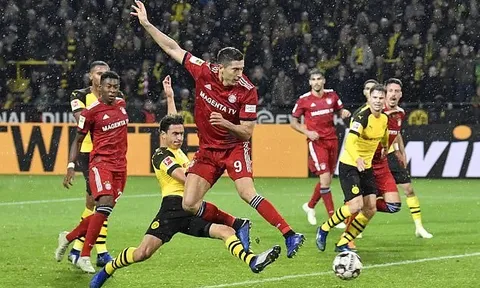 Reus rực sáng, Dortmund hạ Bayern Munich trong trận cầu kịch tính
