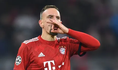 Ribery, Ibrahimovic, Sir Alex và những câu chửi 'dơ tai' nhất của các sao bóng đá