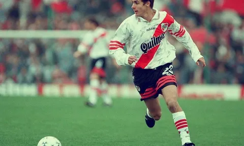 Pablo Aimar:  Khi sân cỏ là nơi lưu diễn của một chú Hề