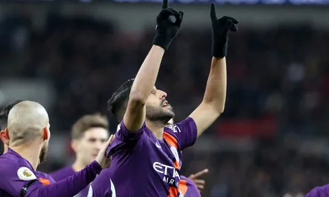 Với 3 lý do này, đáng lẽ ra MU nên mua Mahrez thay vì 'thảm họa' Sanchez