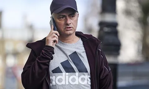 Rời M.U, Mourinho tiếp tục thư thả dạo phố