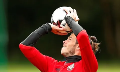 Rời Real, Gareth Bale là tâm điểm ở buổi tập của xứ Wales
