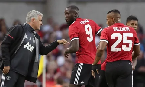 5 lý do khiến Romelu Lukaku đánh mất phong độ tại MU