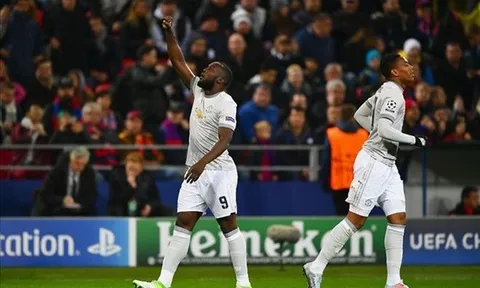 Romelu Lukaku đi vào lịch sử MU tại Champions League