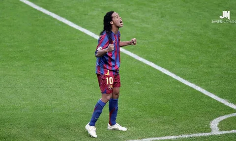 Ronaldinho - Những khoảnh khắc "phù phép" trên sân cỏ