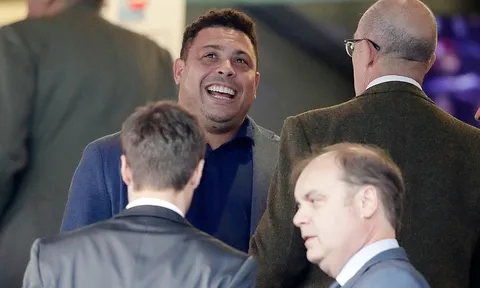 Ronaldo bất ngờ trở lại Madrid