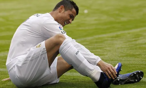 Ronaldo có khả năng vắng mặt trong trận El Clasico