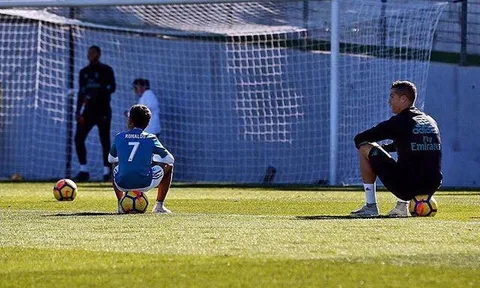'Ronaldo con' xuất hiện, dàn sao Real 'quẩy' tưng bừng trong buổi tập