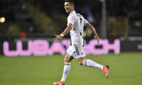 Ronaldo ghi bàn trước Siêu kinh điển: Perez có đau lòng?