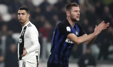 Ronaldo 'há hốc mồm' kinh ngạc khi Mandzukic làm điều mình không làm được
