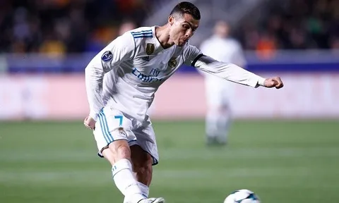 Ronaldo hết ích kỷ, nhưng khó chịu với truyền thông