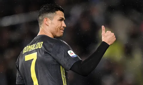 Ronaldo lại lập kỷ lục 'vô tiền khoáng hậu' ở Serie A