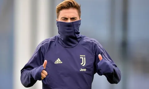 Ronaldo mất tích trên sân tập Juve