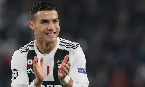 Ronaldo phản ứng bất ngờ trước thất bại của Juventus