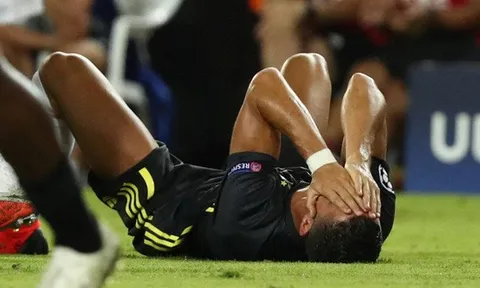 Trọng tài Clattenburg: Thẻ đỏ cho Ronaldo là quá nặng
