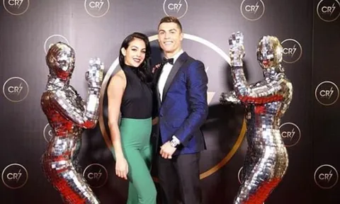 Ronaldo tổ chức tiệc linh đình, tự tôn vinh bản thân
