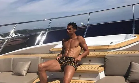 Ronaldo tung hình ảnh cực chất dù tịt ngòi ở Juventus