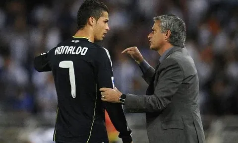 Ronaldo và Mourinho đã từng "chiến tranh lạnh" như thế nào?