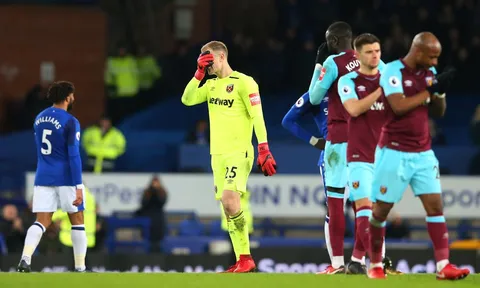 Rooney lập hat-trick, biến Joe Hart làm nền cho siêu phẩm giữa sân