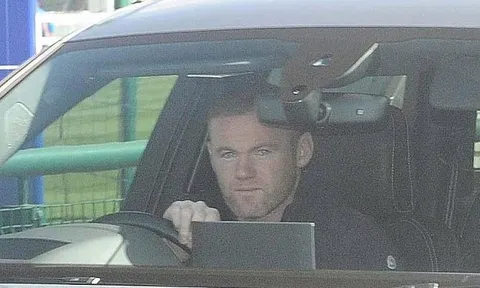 Rooney lĩnh án phạt nặng vì lái xe khi say rượu
