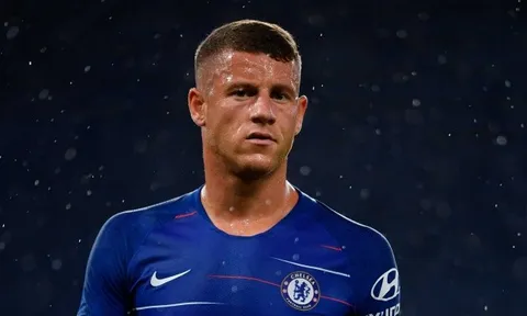 Sao Chelsea tiết lộ sốc về cách thích nghi với Sarri-ball