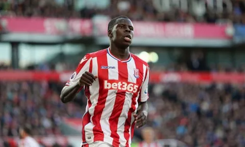 Rốt cuộc thì tại sao Chelsea để Zouma đến Stoke?