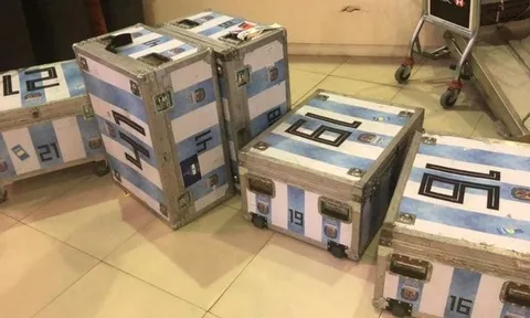 Tuyển Argentina bị sờ gáy vì... buôn lậu?