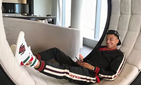 'Té ngửa' với lý do cầu thủ Man United... đá dở?!