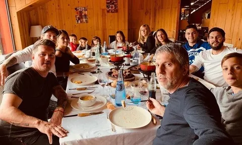 Không lên tuyển, Messi hội tụ đại gia đình