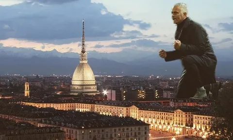 Mourinho bụng 6 múi đi 'đốt nhà' Juventus