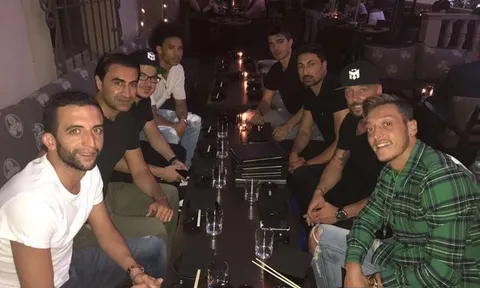 Đây, lý do chứng minh Ozil là 'anh đại Rich Kids'