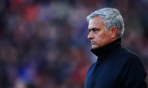 Jose Mourinho: Nếu khóc trong mưa sẽ bớt đau hơn…