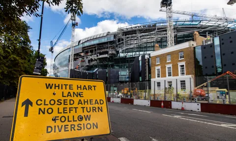 Rượu chè, cần sa đang hủy hoại Tottenham thế nào?